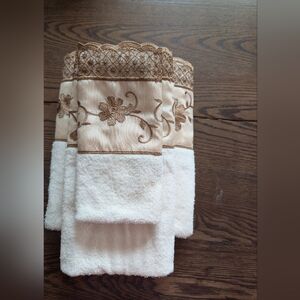 Off-White & Bronze Embroidered 3-Towel Set, 1888 Mills, Like New, Display Set